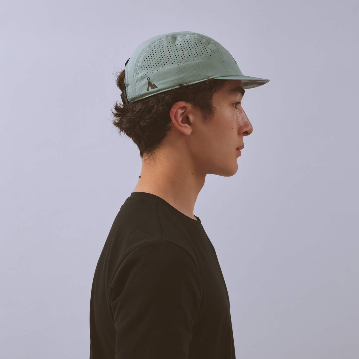 FEATHER RACING CAP