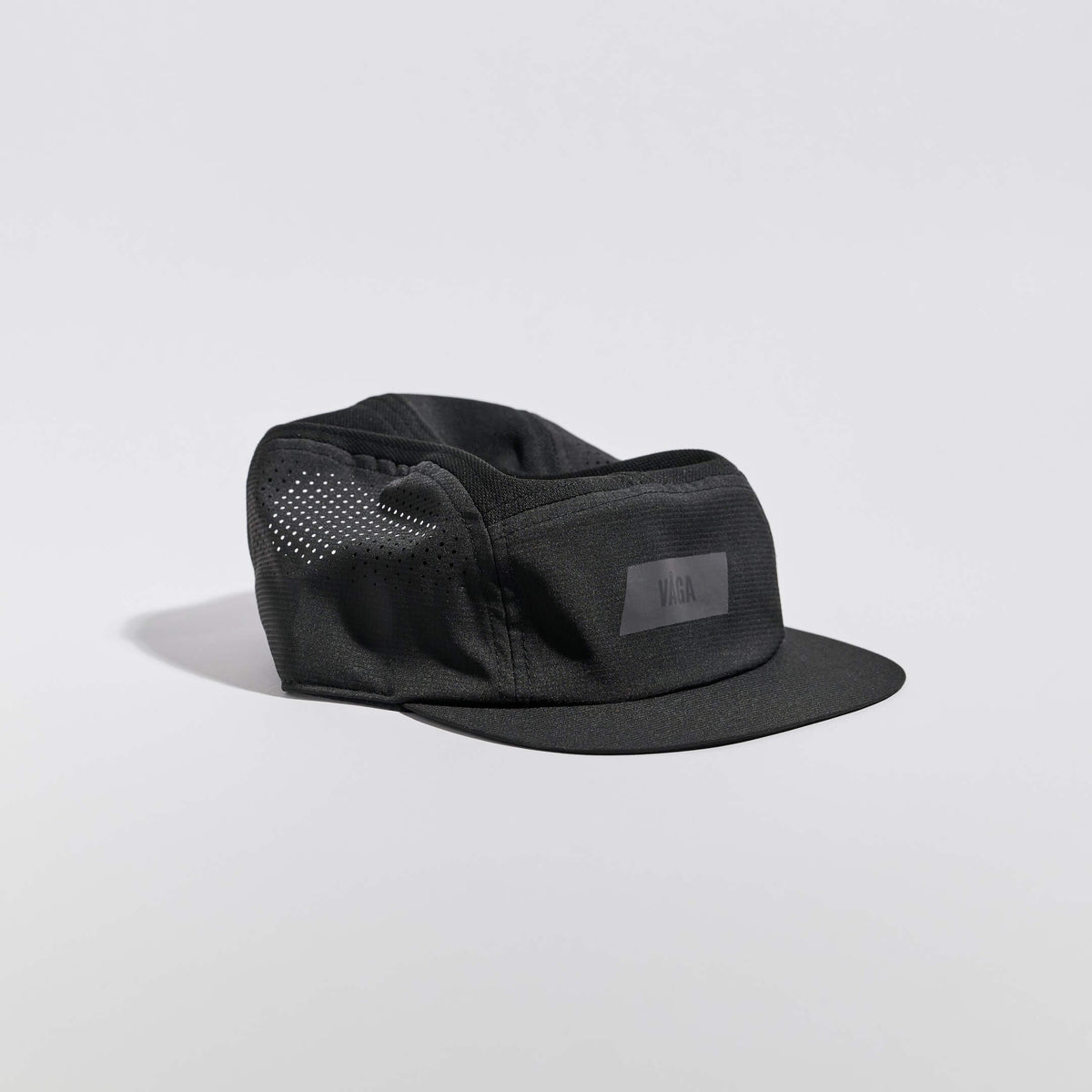 FEATHER RACING CAP