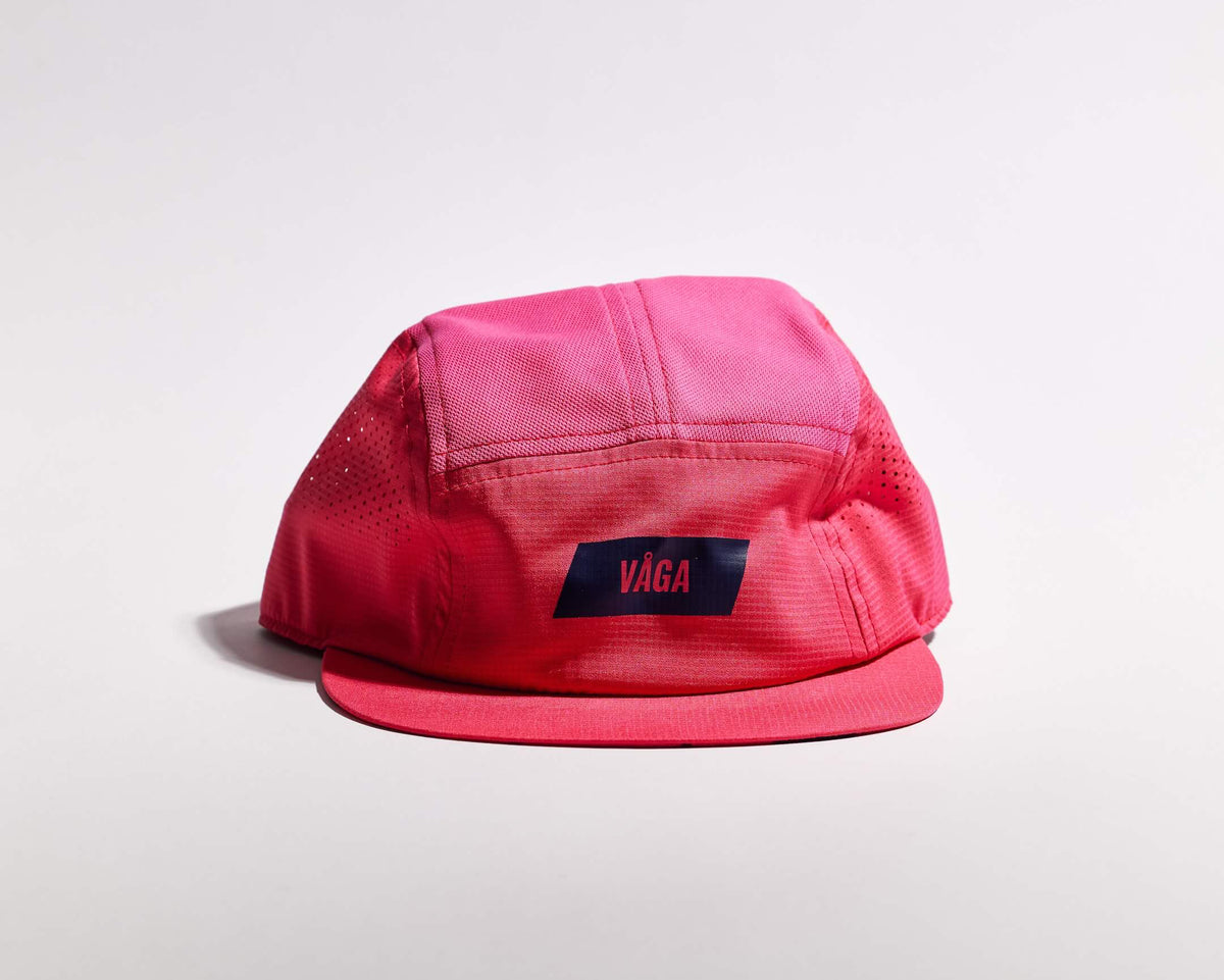 FEATHER RACING CAP