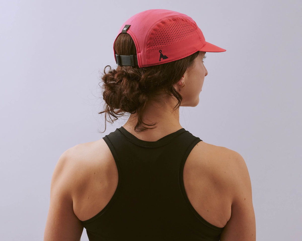 FEATHER RACING CAP