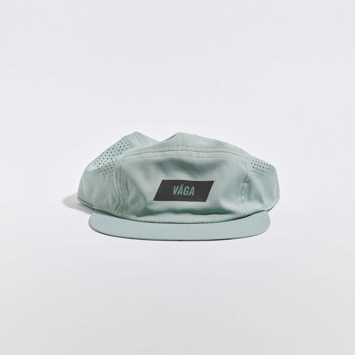 FEATHER RACING CAP