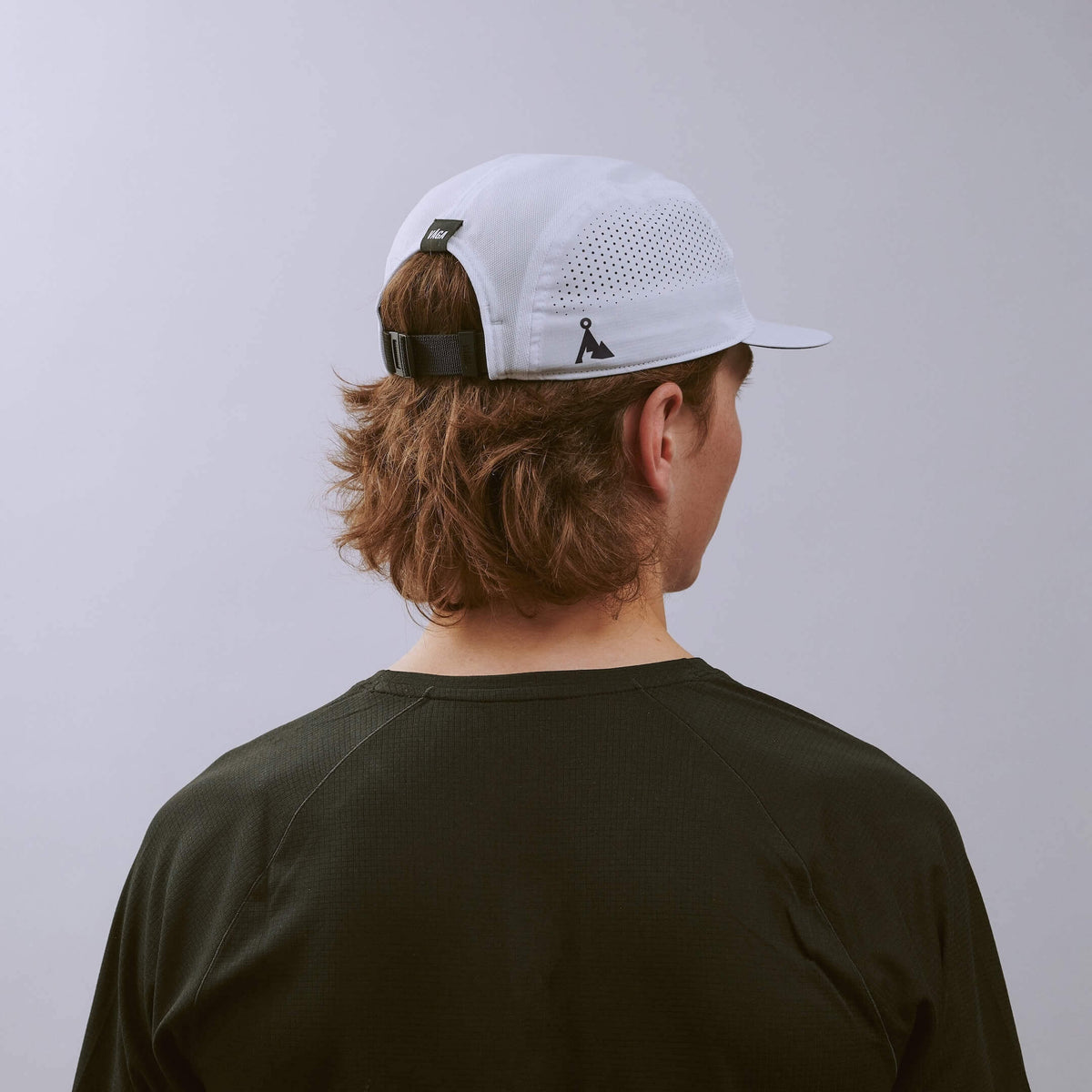FEATHER RACING CAP