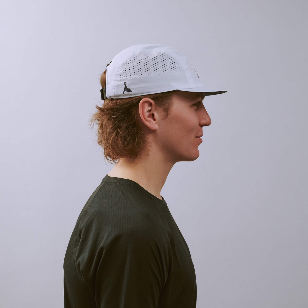 FEATHER RACING CAP